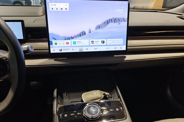 Used Geely Galaxy 8 2025 130km EM-P Starship Edition Audio And AC Panel