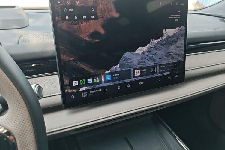 Used Geely Galaxy 8 2025 130km EM-P Starship Edition Audio And AC Panel