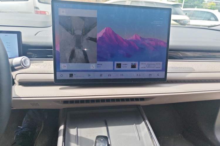 Used Geely Galaxy 8 2025 130km EM-P Starship Edition Audio And AC Panel