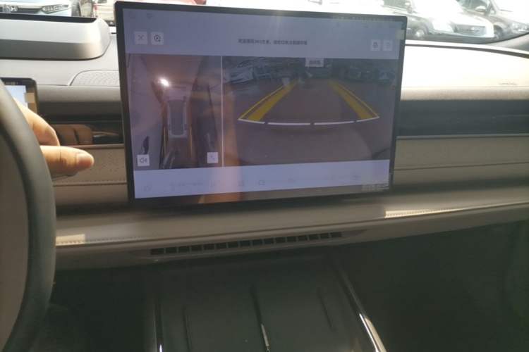 Used Geely Galaxy 8 2025 130km EM-P Starship Edition Audio And AC Panel