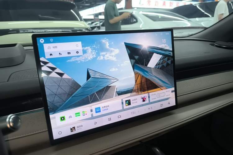 Used Geely Galaxy 8 2025 130km EM-P Starship Edition Audio And AC Panel