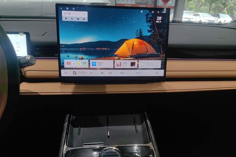 Used Geely Galaxy 8 2025 130km EM-i Deluxe Edition Audio And AC Panel