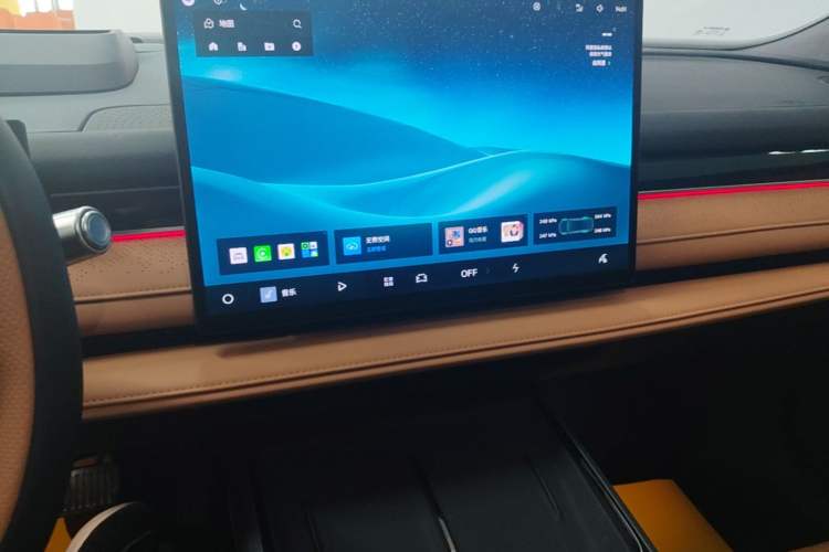 Used Geely Galaxy 8 2025 130km EM-P Starship Edition Audio And AC Panel