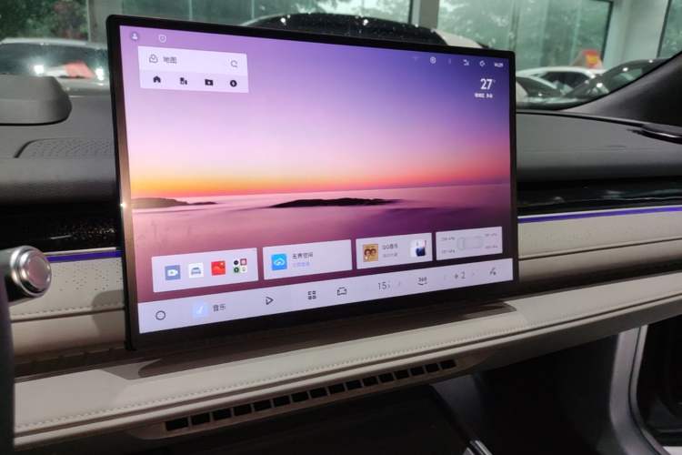 Used Geely Galaxy 8 2025 130km EM-i Flagship Edition Audio And AC Panel