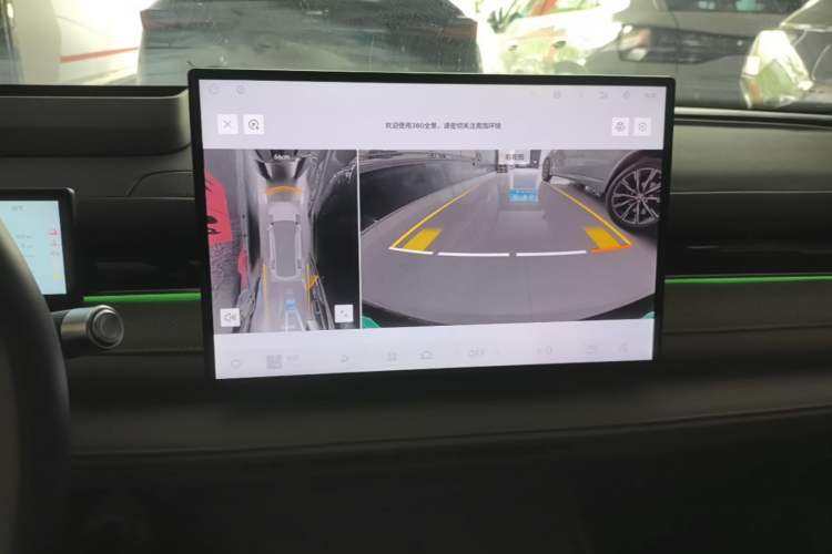 Used Geely Galaxy 8 2025 130km EM-P Starship Edition Audio And AC Panel