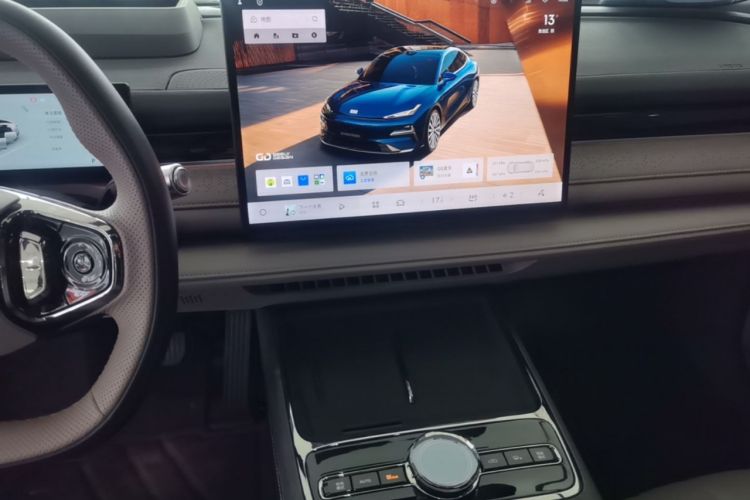 Used Geely Galaxy 8 2025 130km EM-P Starship Edition Audio And AC Panel