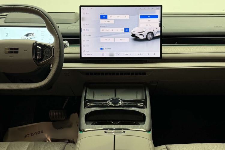 Used Geely Galaxy 8 2025 130km EM-P Starship Edition Audio And AC Panel