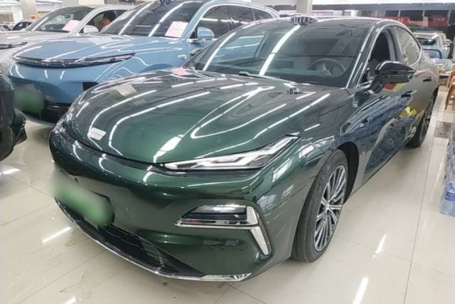 Used Geely Galaxy 8 2025 130km EM-P Starship Edition