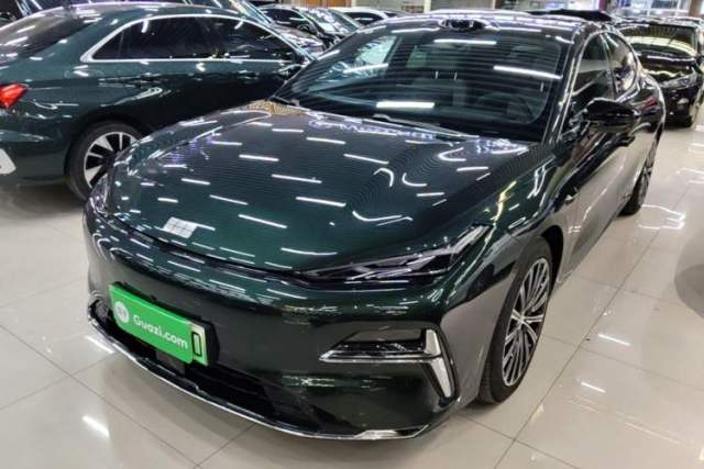 Used Geely Galaxy 8 2025 130km EM-P Starship Edition