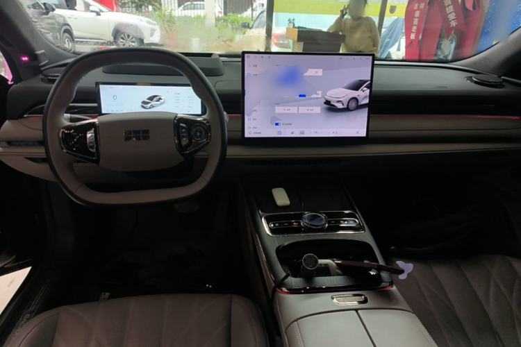 Used Geely Galaxy 8 2025 130km EM-P Starship Edition Center Console