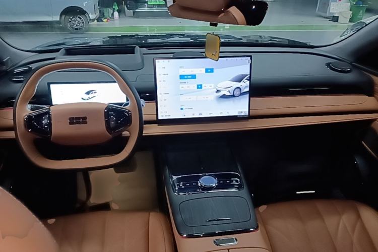 Used Geely Galaxy 8 2025 130km EM-P Starship Edition Center Console