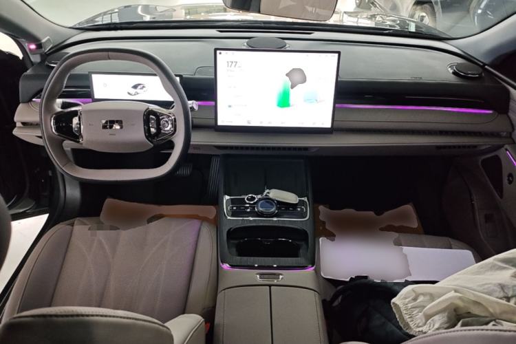 Used Geely Galaxy 8 2025 130km EM-i Prestige Edition Center Console