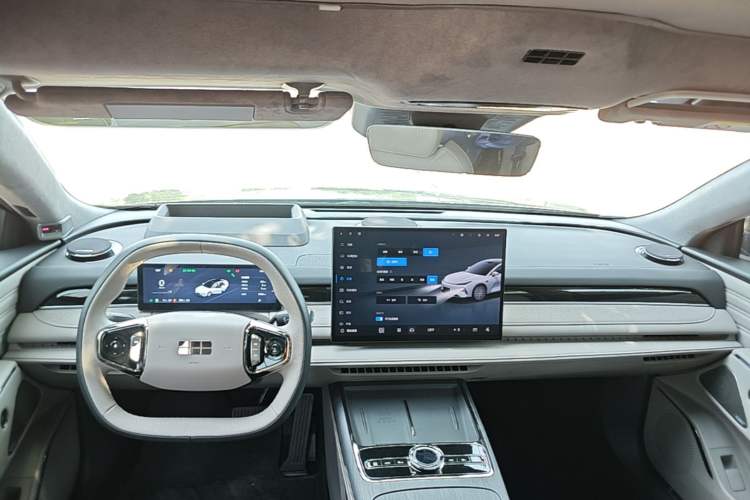 Used Geely Galaxy 8 2025 130km EM-P Starship Edition Center Console