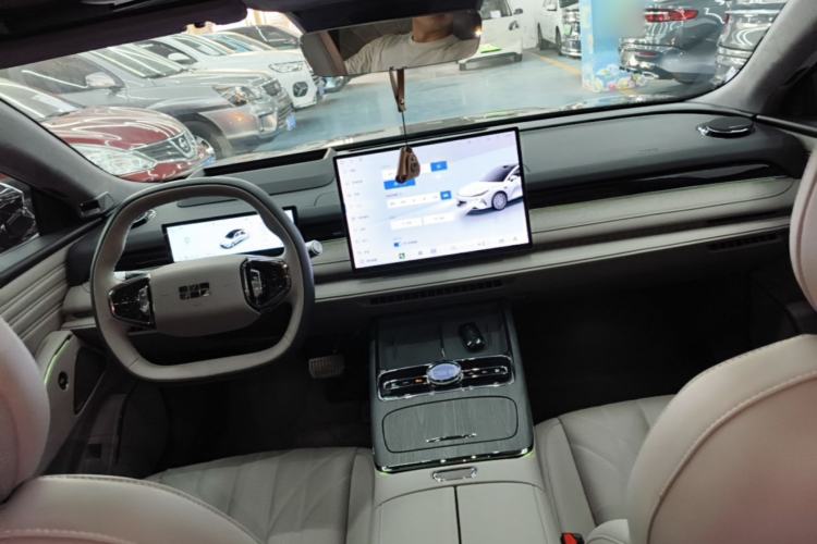 Used Geely Galaxy 8 2025 130km EM-P Starship Edition Center Console