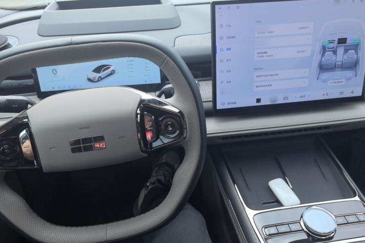 Used Geely Galaxy 8 2025 130km EM-P Starship Edition Center Console