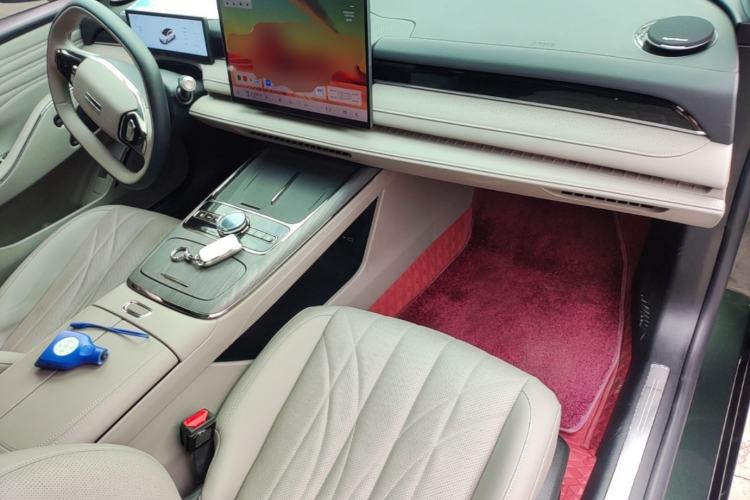 Used Geely Galaxy 8 2025 130km EM-i Prestige Edition Center Console