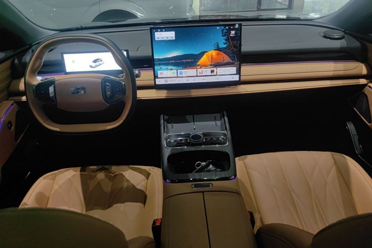 Used Geely Galaxy 8 2025 130km EM-i Deluxe Edition Center Console