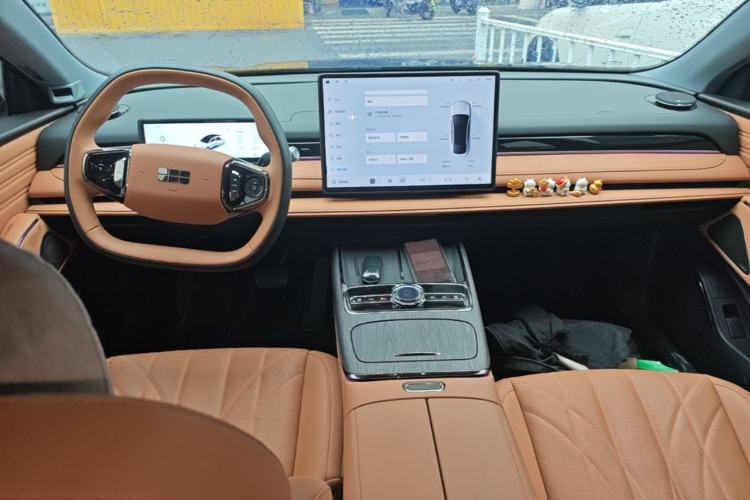 Used Geely Galaxy 8 2025 130km EM-i Prestige Edition Center Console