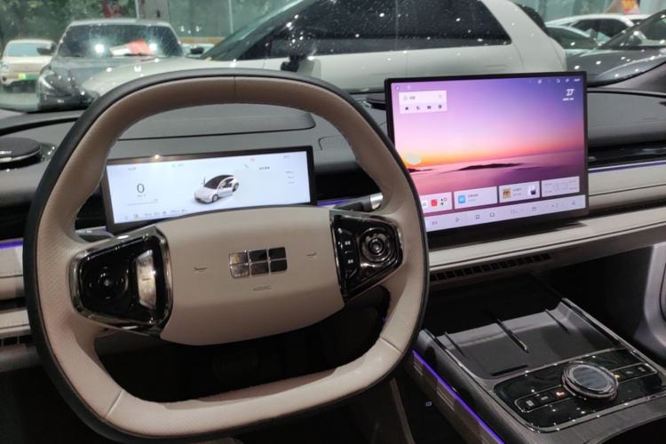 Used Geely Galaxy 8 2025 130km EM-i Flagship Edition Center Console