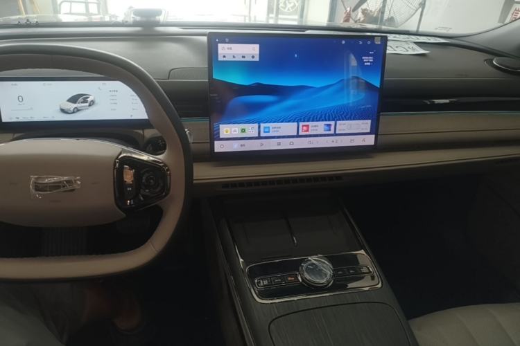 Used Geely Galaxy 8 2025 130km EM-i Deluxe Edition Center Console