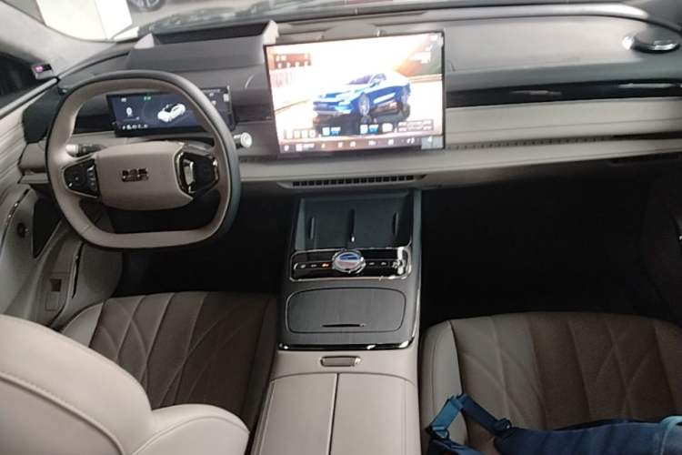 Used Geely Galaxy 8 2025 130km EM-P Starship Edition Center Console