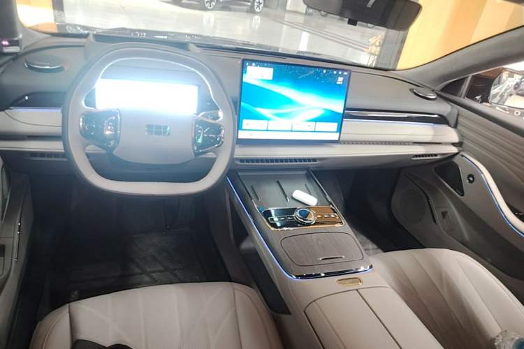 Used Geely Galaxy 8 2025 130km EM-i Flagship Edition Center Console