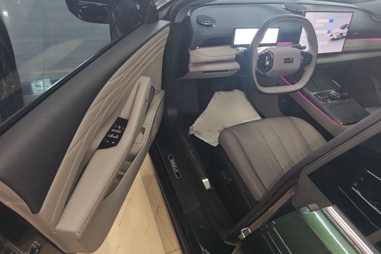 Used Geely Galaxy 8 2025 130km EM-i Deluxe Edition Driver Seat