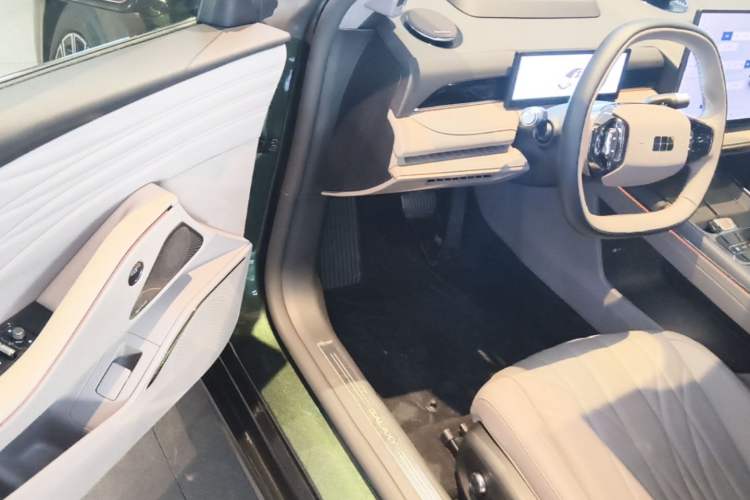 Used Geely Galaxy 8 2025 130km EM-P Starship Edition Driver Seat