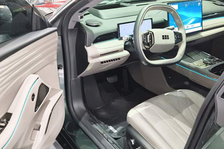 Used Geely Galaxy 8 2025 130km EM-P Starship Edition Driver Seat