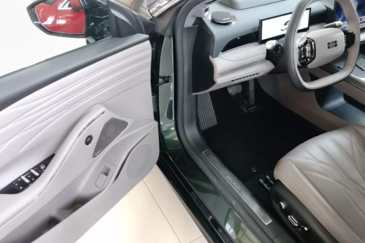 Used Geely Galaxy 8 2025 130km EM-P Starship Edition Driver Seat