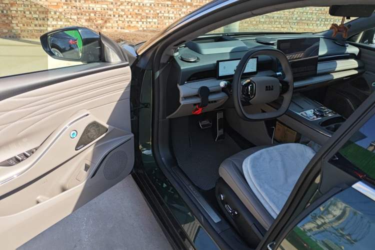 Used Geely Galaxy 8 2025 130km EM-i Flagship Edition Driver Seat