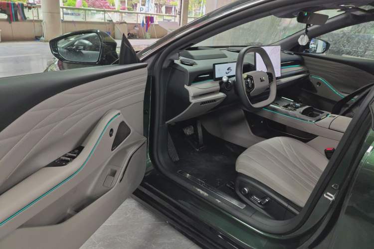 Used Geely Galaxy 8 2025 130km EM-P Starship Edition Driver Seat