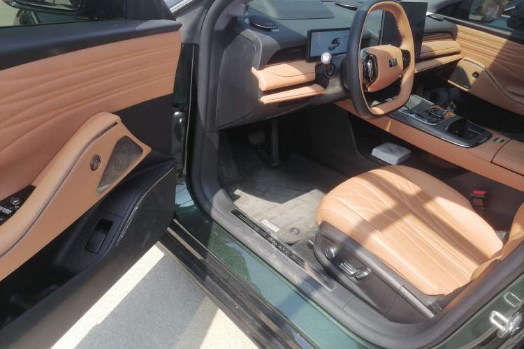 Used Geely Galaxy 8 2025 130km EM-P Starship Edition