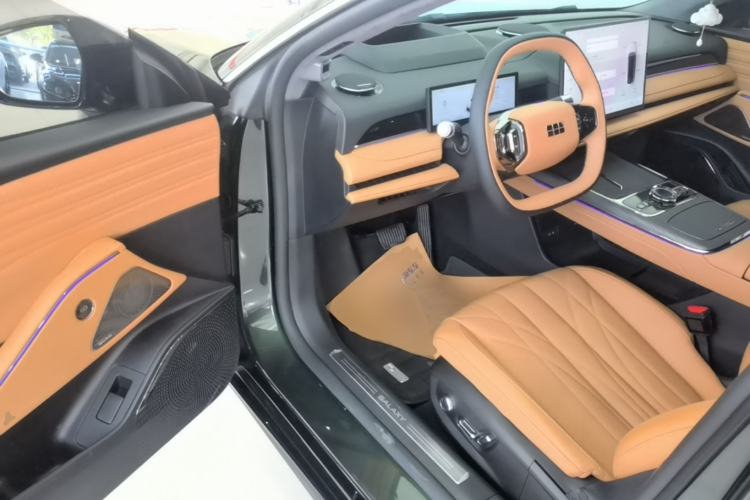 Used Geely Galaxy 8 2025 130km EM-i Flagship Edition Driver Seat