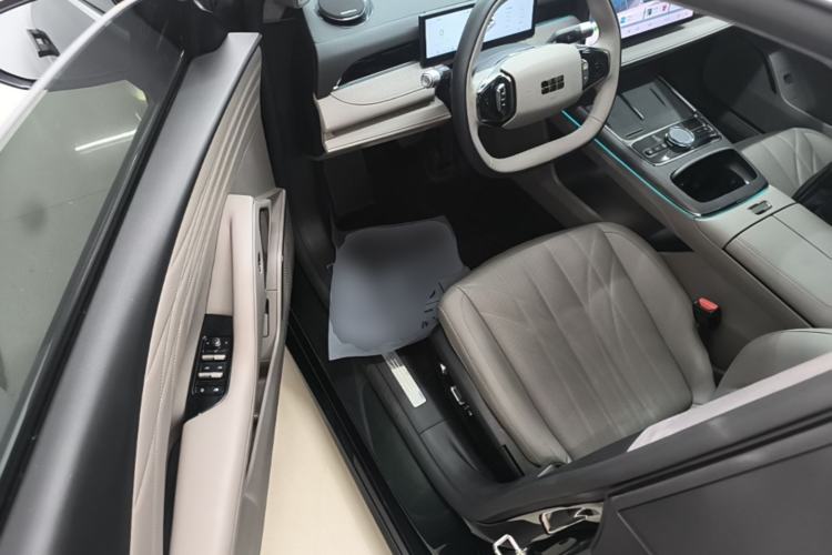 Used Geely Galaxy 8 2025 130km EM-P Starship Edition Driver Seat