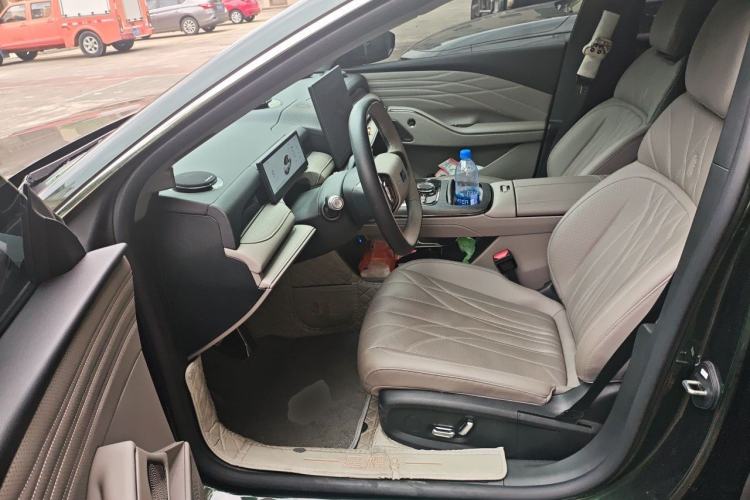 Used Geely Galaxy 8 2025 130km EM-i Prestige Edition Driver Seat