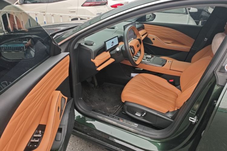 Used Geely Galaxy 8 2025 130km EM-i Prestige Edition Driver Seat