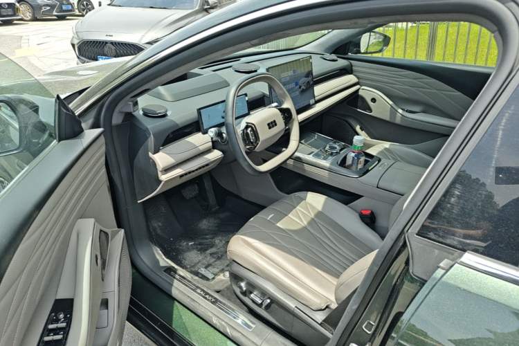 Used Geely Galaxy 8 2025 130km EM-P Starship Edition Driver Seat