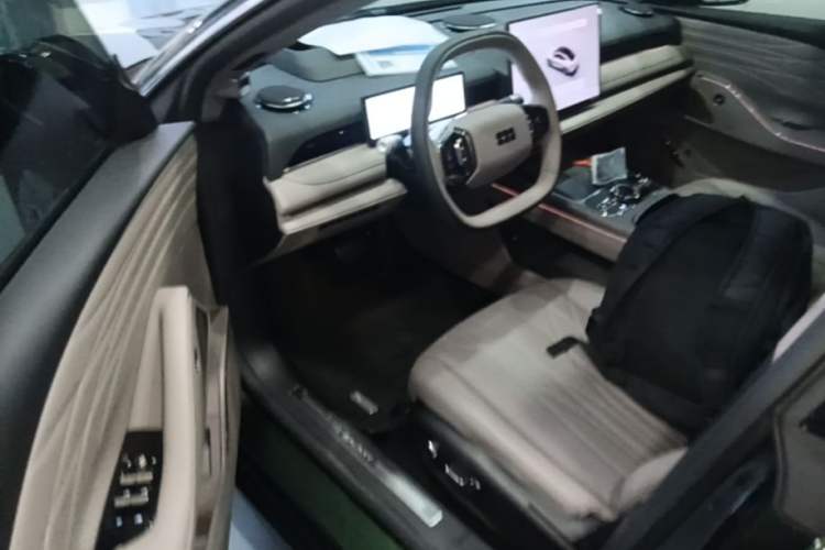 Used Geely Galaxy 8 2025 130km EM-P Starship Edition Driver Seat