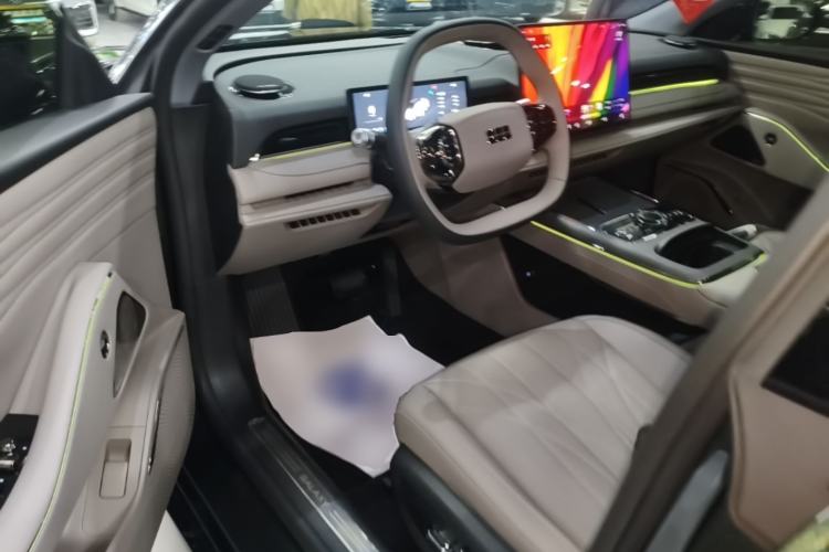 Used Geely Galaxy 8 2025 130km EM-i Deluxe Edition Driver Seat