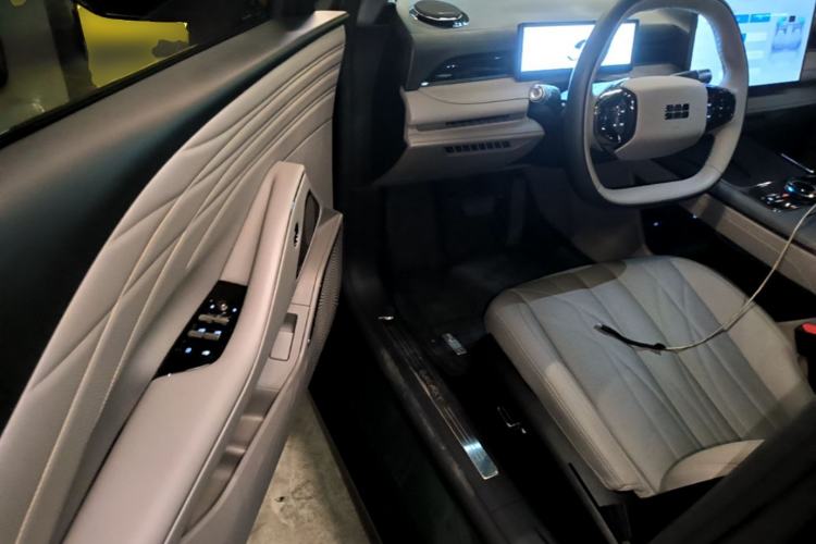 Used Geely Galaxy 8 2025 130km EM-i Deluxe Edition Driver Seat