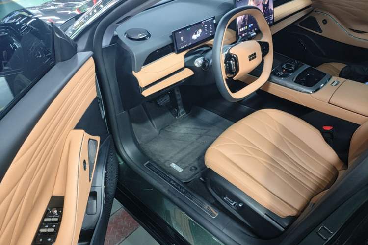Used Geely Galaxy 8 2025 130km EM-i Deluxe Edition Driver Seat