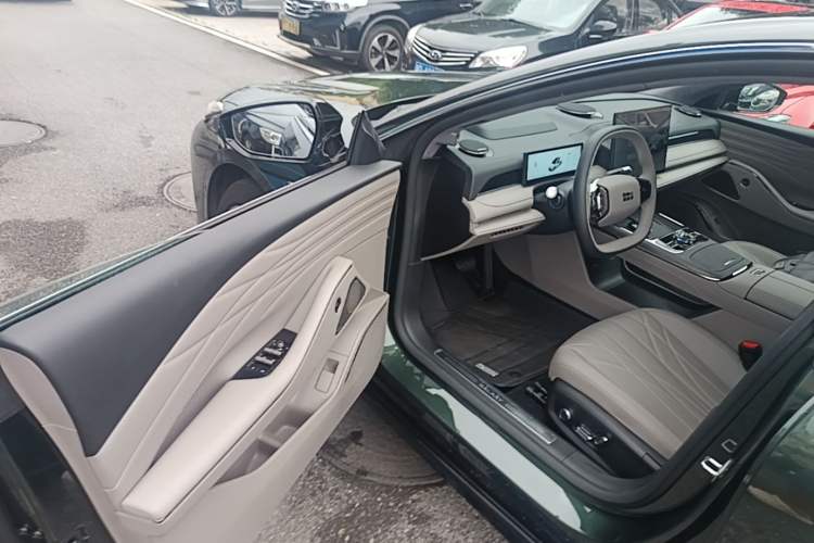 Used Geely Galaxy 8 2025 130km EM-i Flagship Edition Driver Seat