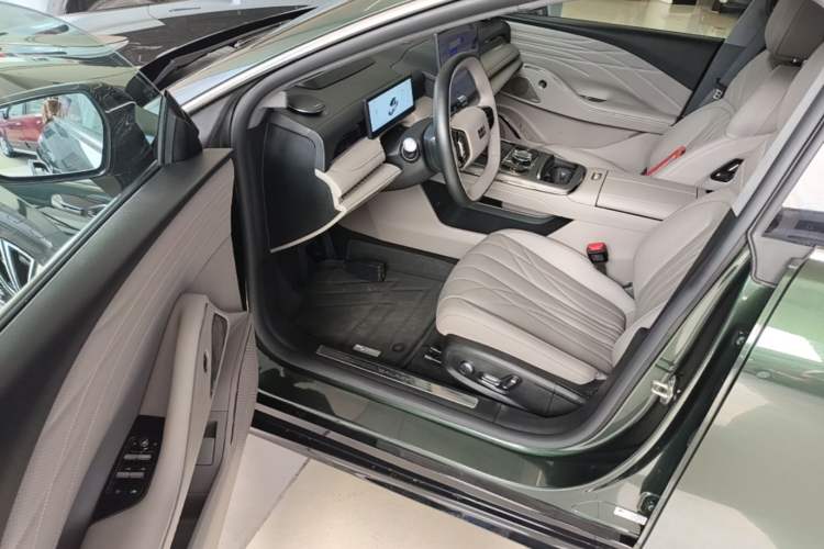 Used Geely Galaxy 8 2025 130km EM-P Starship Edition Driver Seat