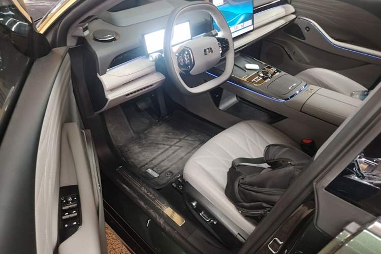 Used Geely Galaxy 8 2025 130km EM-i Flagship Edition Driver Seat