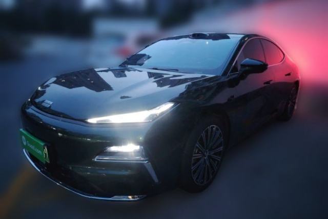 Used Geely Galaxy 8 2025 130km EM-P Starship Edition