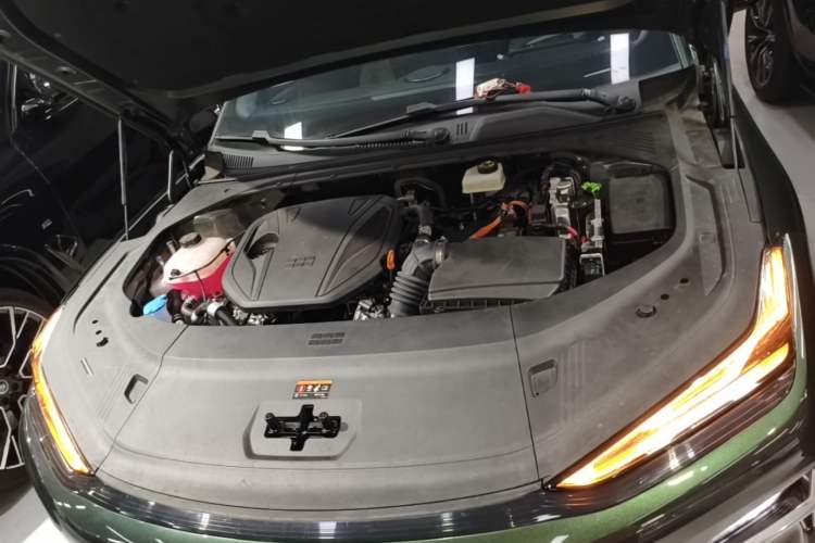 Used Geely Galaxy 8 2025 130km EM-i Deluxe Edition Engine Bay