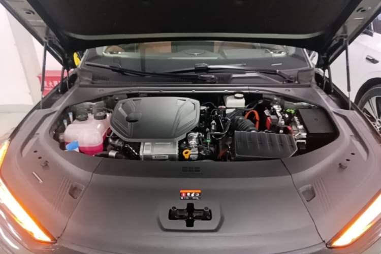 Used Geely Galaxy 8 2025 130km EM-P Starship Edition Engine Bay