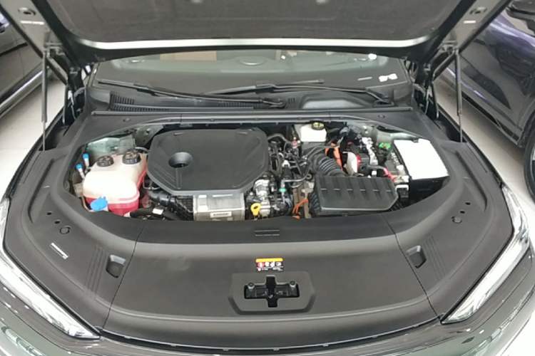 Used Geely Galaxy 8 2025 130km EM-P Starship Edition Engine Bay