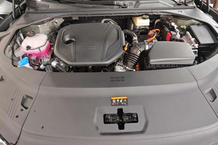 Used Geely Galaxy 8 2025 130km EM-i Flagship Edition Engine Bay